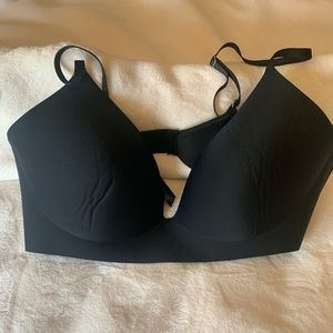 Vince Camuto bra